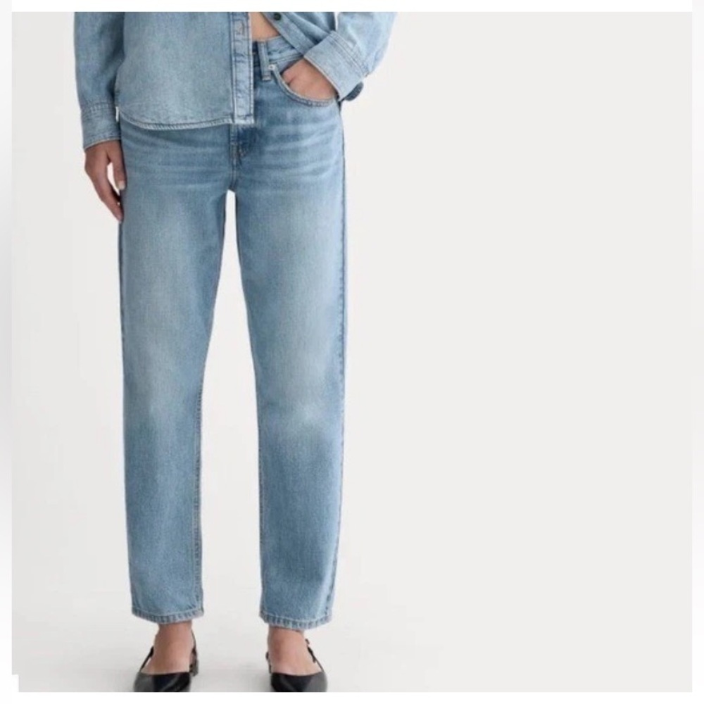 Everlane The Runaround Jean Relaxed Fit Jeans in weathered blue
